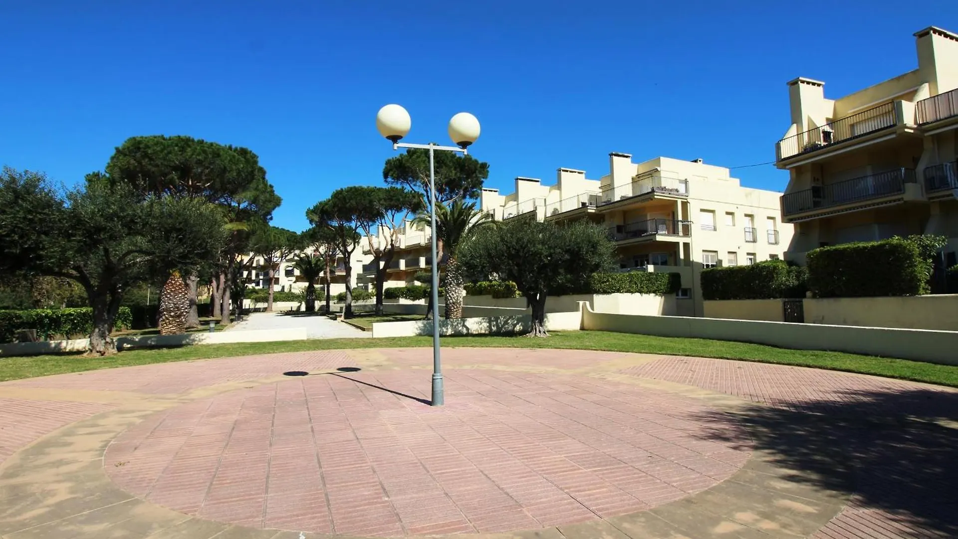 Mimoses V - Apartamento En Planta Baja Con Gran Terraza, Muy Cerca De Playa De Arena. - Es-228-65 Llança